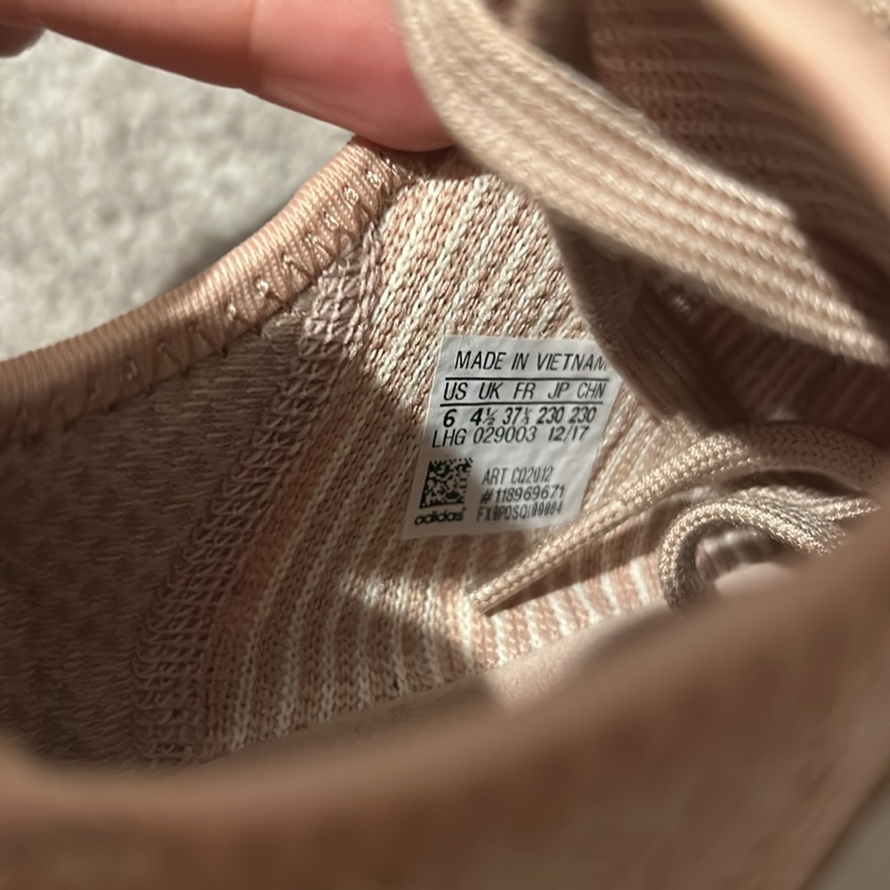Adidas NMD R1 Pink - Picture 2 of 4
